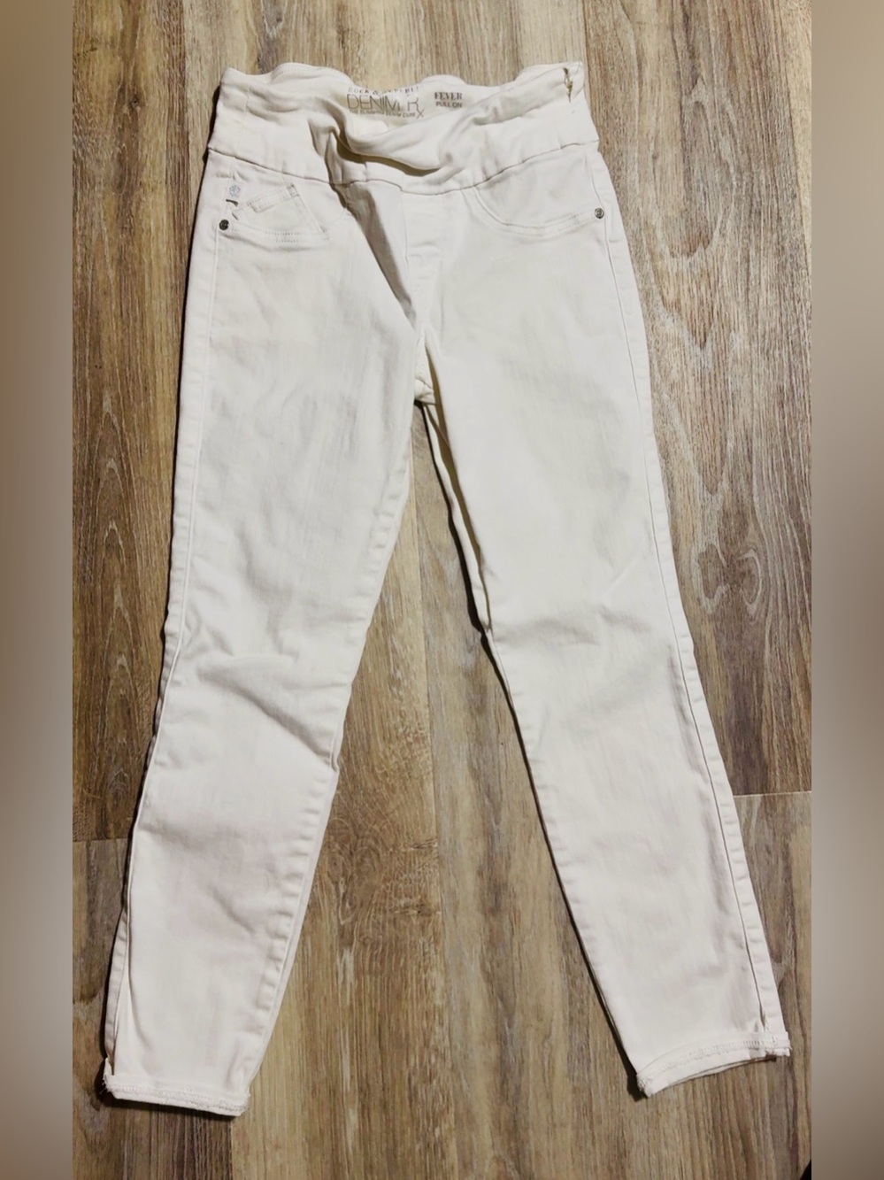 Rock & Republic Off-White Skinny Jeans